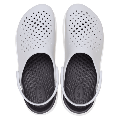 InMotion Clogs Atmosphere