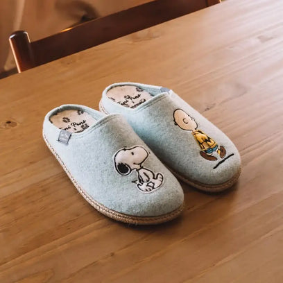 Snoopy Dames Pantoffels Vilt Cel